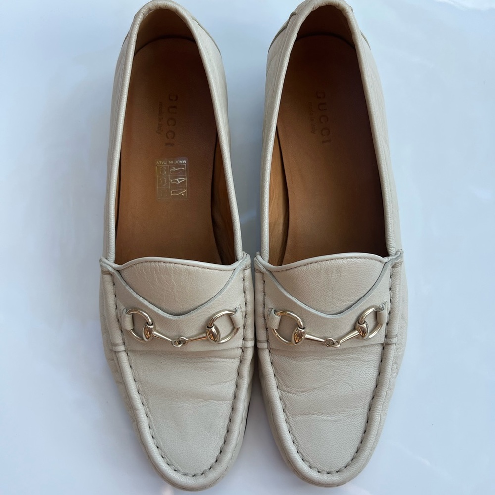 Gucci Classic Horsebit Loafers in cream size 37.5 EU/7.5 US women’s